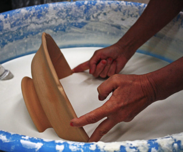 Smaltatura ceramica artistica di Faenza