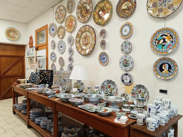 Esposizione di ceramiche artistiche a La Vecchia Faenza
